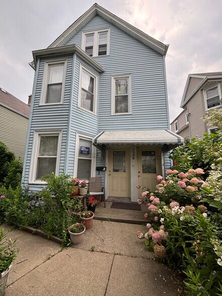Building Photo - 3339 W Cuyler Ave