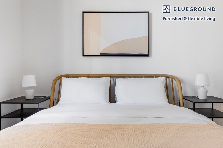 Building Photo - 243 W 28th St