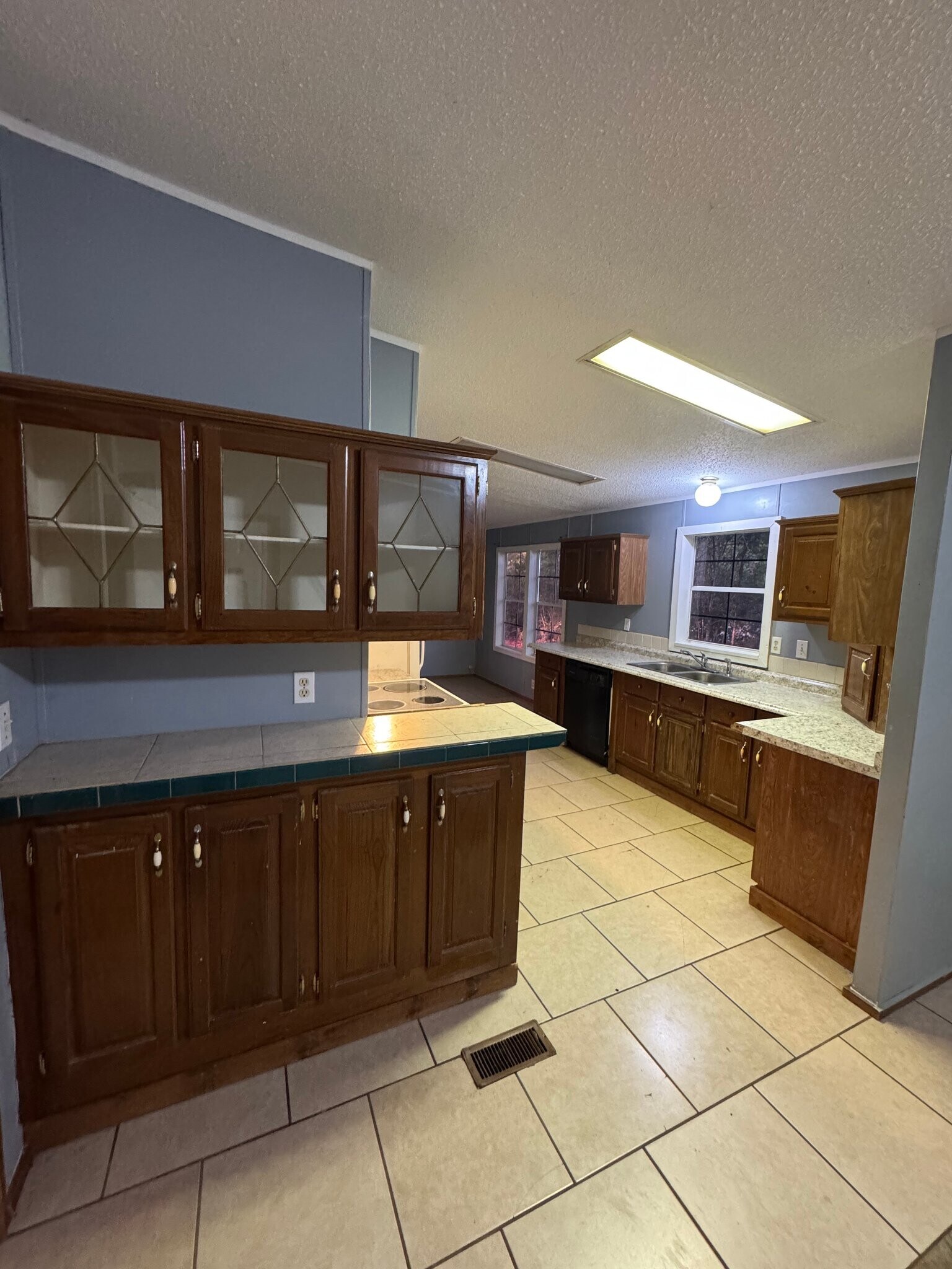 Building Photo - 286 Vestry Rd