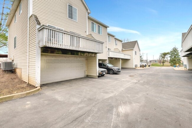 Building Photo - 1663 Liberty St