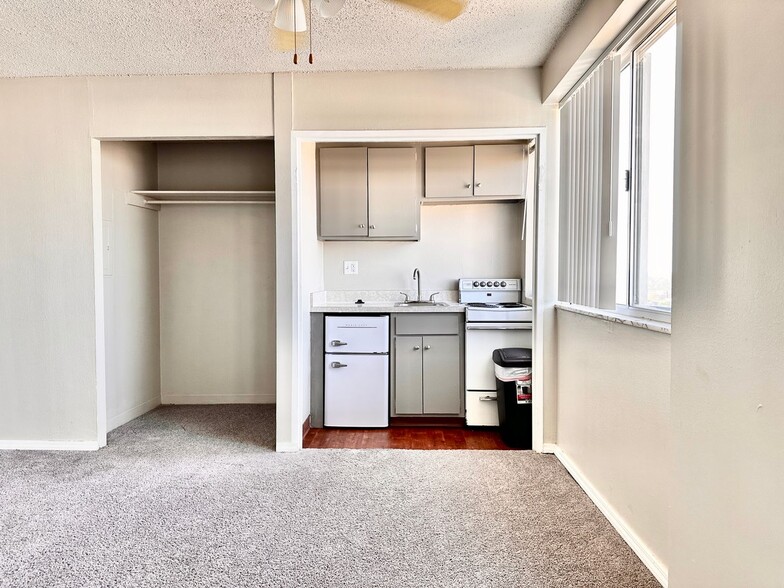 Interior Photo - Regency Best Living