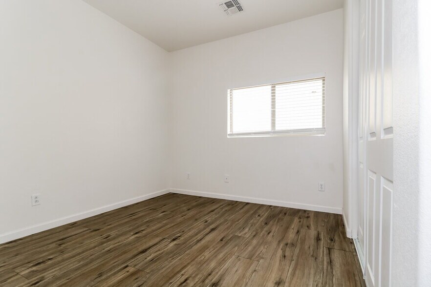 Building Photo - 15316 W Cortez St