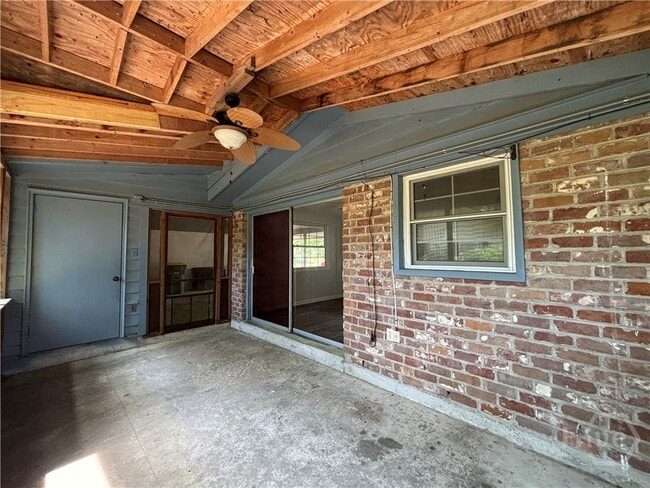 Building Photo - 12434 Largo Dr