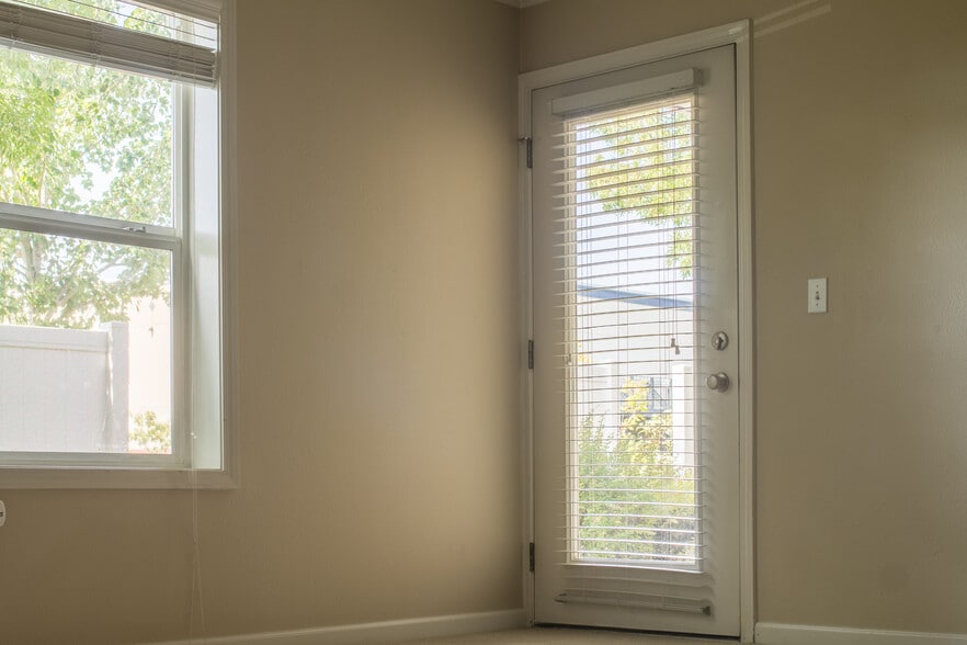 Door to patio - 15054 NW Central Dr