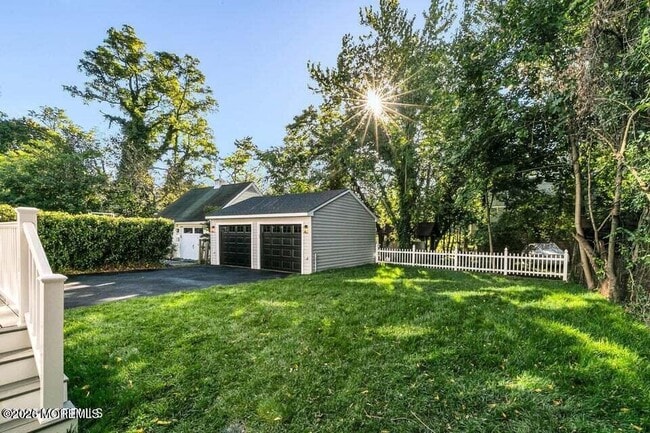 Building Photo - 514 River Rd