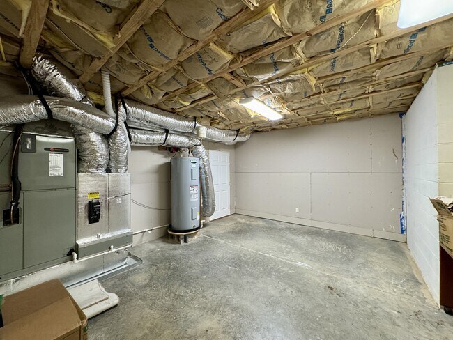 Building Photo - 124 Vinita Ln