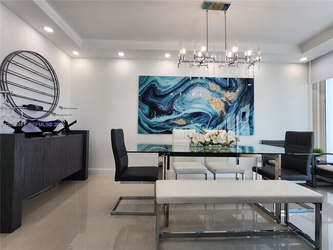 Building Photo - 3505 S Ocean Dr