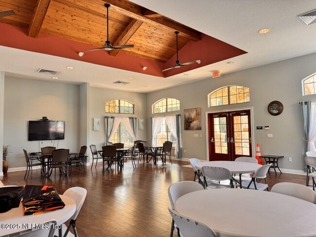 Building Photo - 15885 Bainebridge Dr