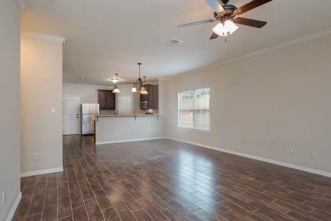 Building Photo - 402 Live Oak St