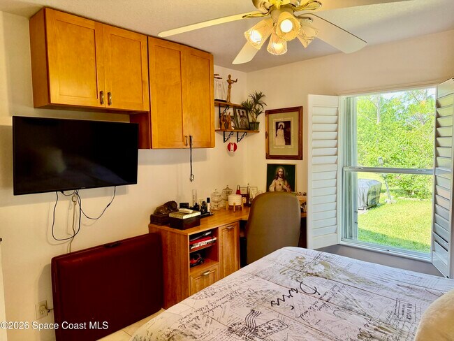 Building Photo - 2141 Chinaberry Cir SE