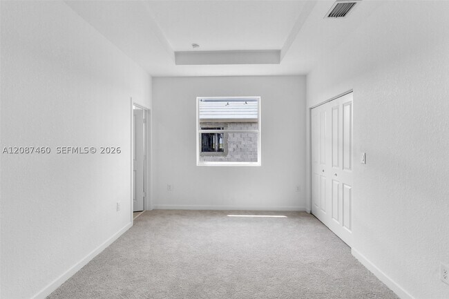 Building Photo - 1081 SE 3rd Terrace