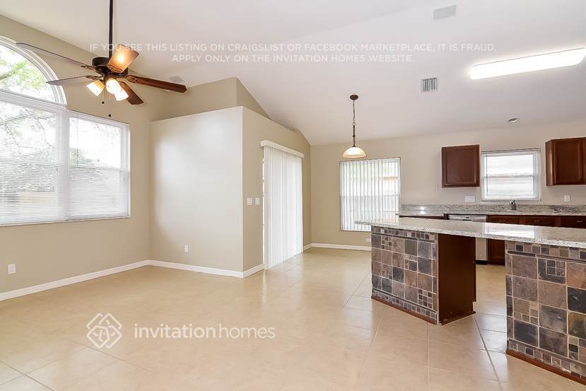 Building Photo - 6127 Weatherwood Cir