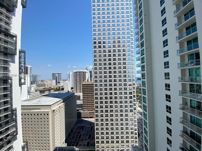 Building Photo - 300 S Biscayne Blvd