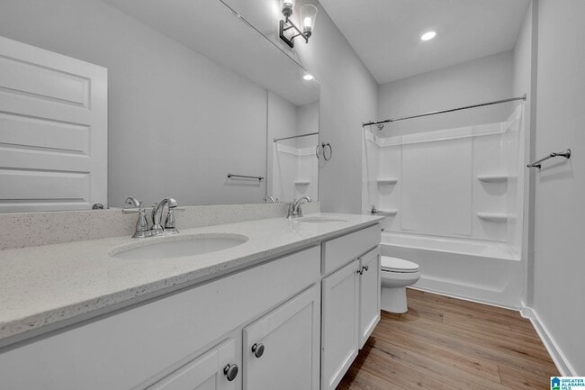 Building Photo - 559 Troubadour Ln