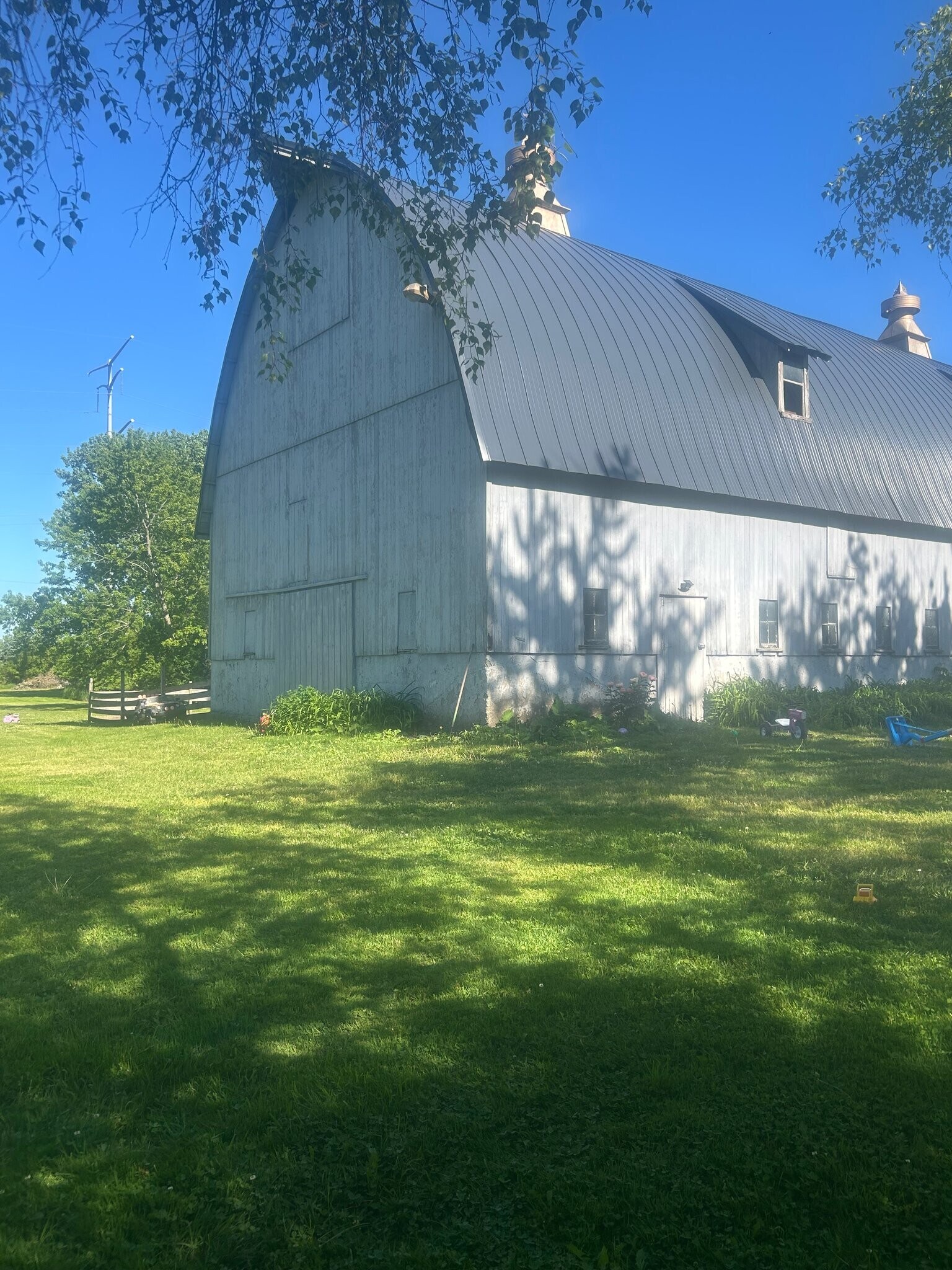 Building Photo - 517 S Stuart Rd