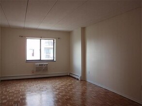 Building Photo - 284 Harvard St