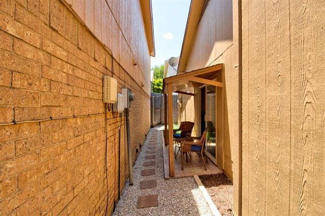 Building Photo - 2918 Nova Dr