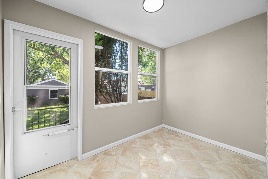 Building Photo - 5206 Nagel Ave