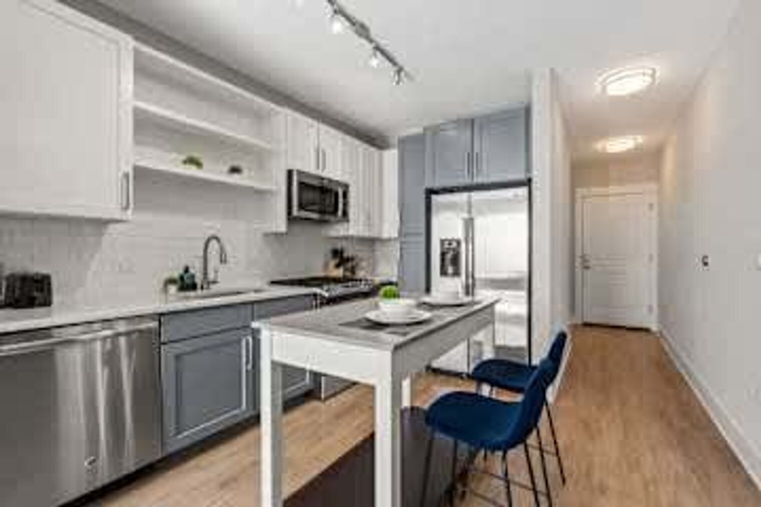 Building Photo - 7417 Waverly Walk Ave