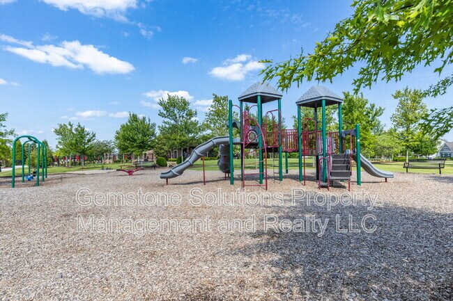 Building Photo - 2944 Hadley Close Ln