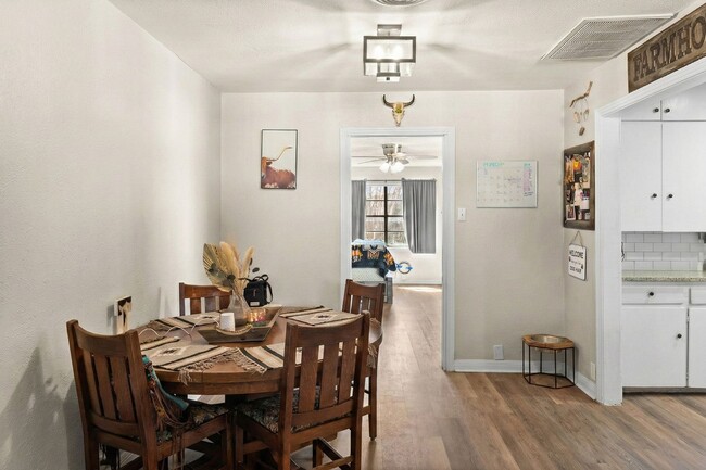 Building Photo - 917 Crockett Ct