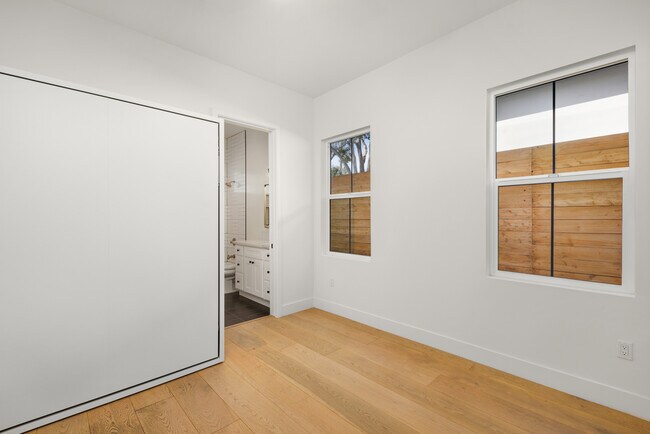 Building Photo - 623 Colima St