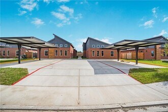 Building Photo - 10 Hidden Hls St