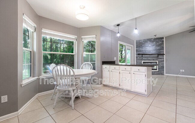 Building Photo - 12565 Long Lake Ct