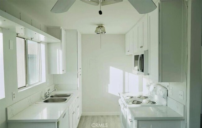 Building Photo - 23232 Orange Ave