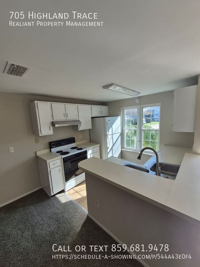 Building Photo - 705 Highland Trce