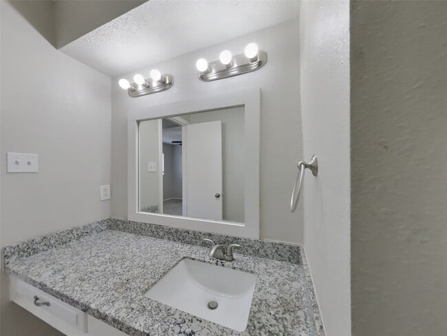 Building Photo - 20203 Fox Haven Ln