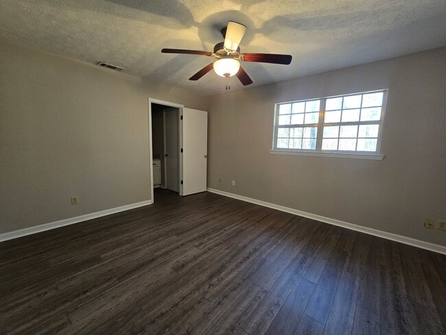 Building Photo - Conifer Ring #1 A&amp;B