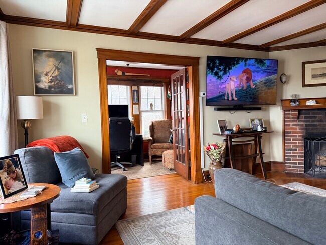 Building Photo - 740 Belmont St