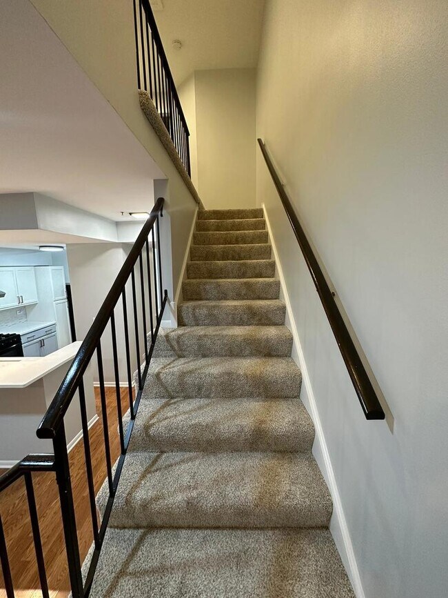 Building Photo - 1133 Cambria Ln N