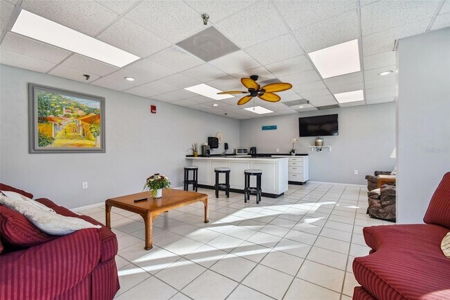 Building Photo - 7050 Sunset Dr S