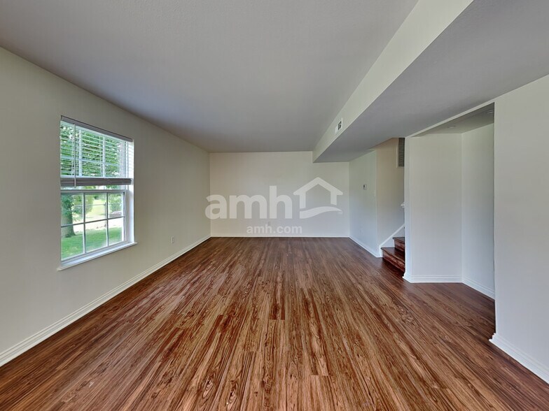 Building Photo - 953 Dorothy Dr