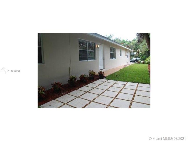 Building Photo - 1406 Arpeika St