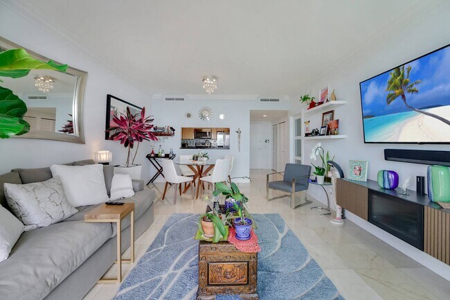 Building Photo - 2475 Brickell Ave