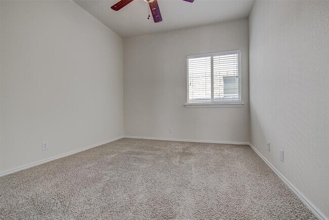 Building Photo - 1610 Greenside Dr