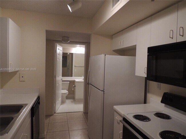 Building Photo - 2600 S University Dr