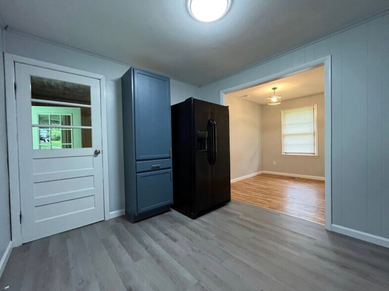 Building Photo - 3009 Cox Ln