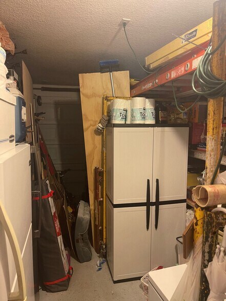 Building Photo - 4942 Garden Ct