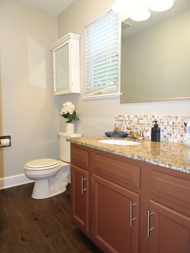 Building Photo - 3 Bedroom 2.5 Bath Single Family Home for Rent in Penniman East