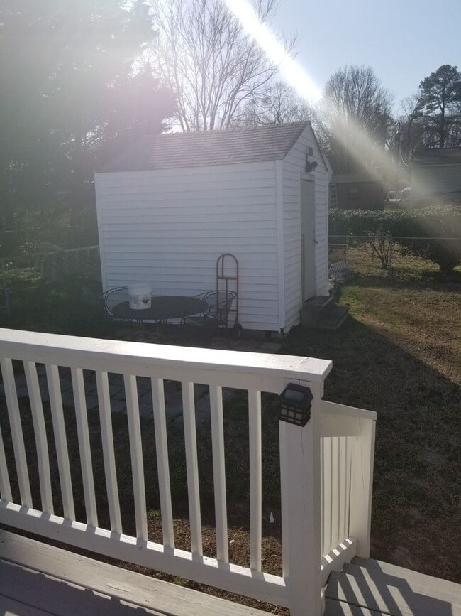 Building Photo - 126 Nelson Dr