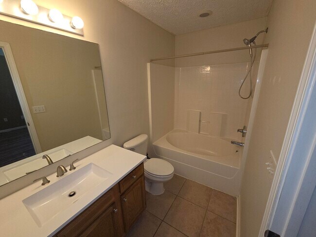 Building Photo - 209 Lucille Dr