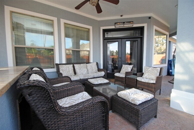 Building Photo - 15823 Medina Lake Ln