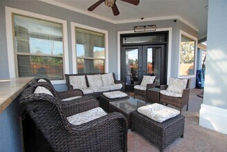 Building Photo - 15823 Medina Lake Ln