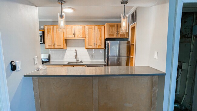 Building Photo - 221 E 46th St