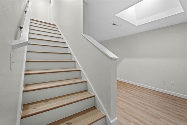 Building Photo - 2074 N Kantz Ln