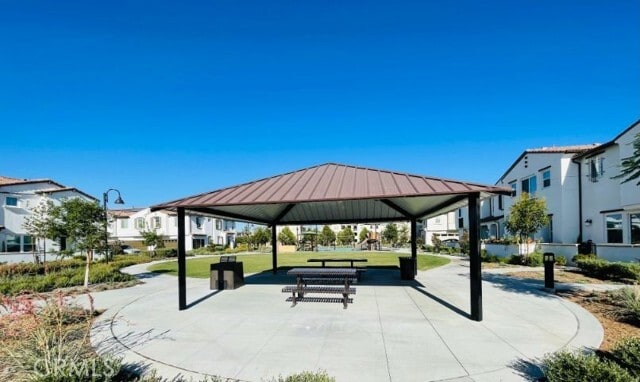 Building Photo - 30316 Town Square Dr
